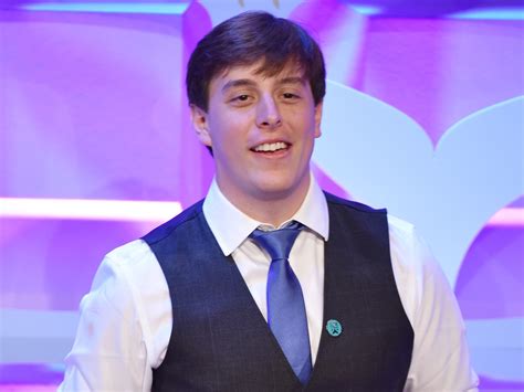 Thomas Sanders .